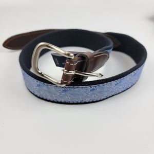 Vineyard Vines Wave Pattern Navy Cotton, Brown Leather & Brass Buckle Belt 26"